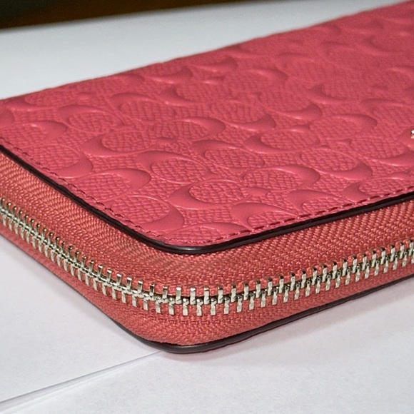 *HTF COLOR* COACH Signature Debossed Patent Leather Accordion Zip Wallet - Picture 3 of 16